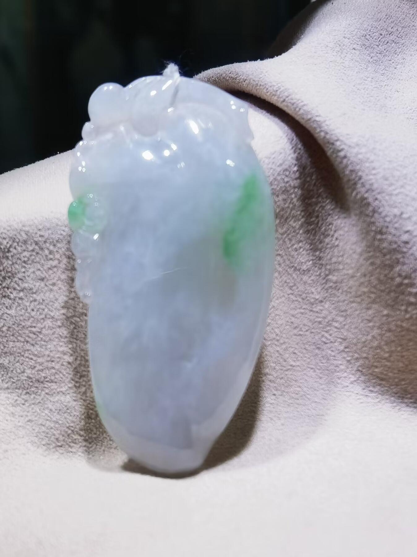 純天然翡翠富瓜 白底漂陽(yáng)綠，水潤(rùn)通透的珍品鑒賞